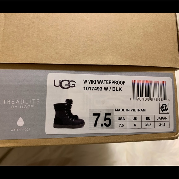 COPY - UGG Viki Waterproof Black Boot 7.5 - Picture 11 of 11